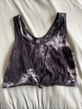 Tie-Dye Black Crop Tank Top with Front Knot